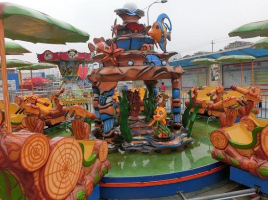 兒童游樂(lè)設(shè)施