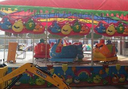 歡樂(lè)噴球車