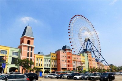 大型商場(chǎng)摩天輪安裝案例