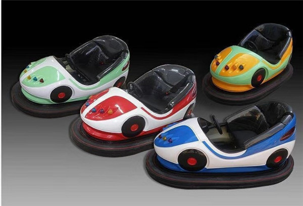 兒童碰碰車(chē)