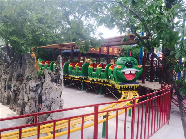 青蟲滑車游樂設(shè)備