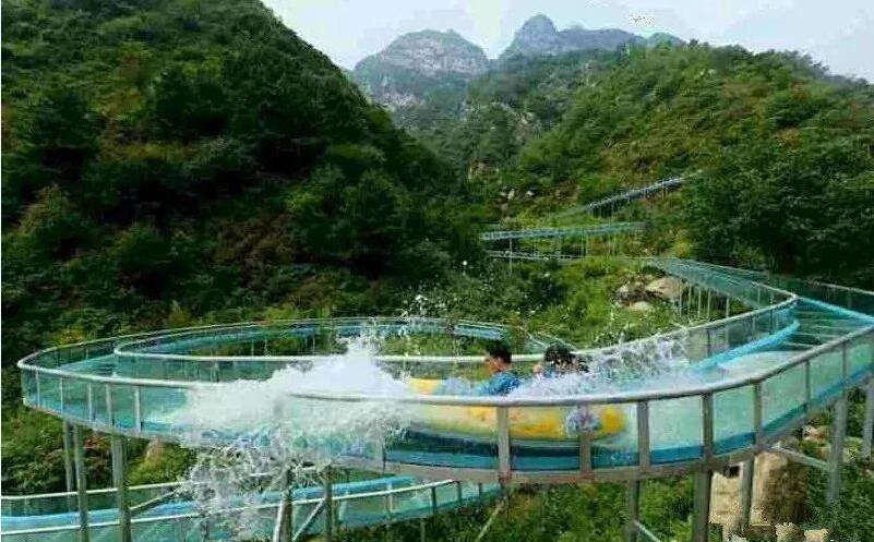 山地玻璃水滑道